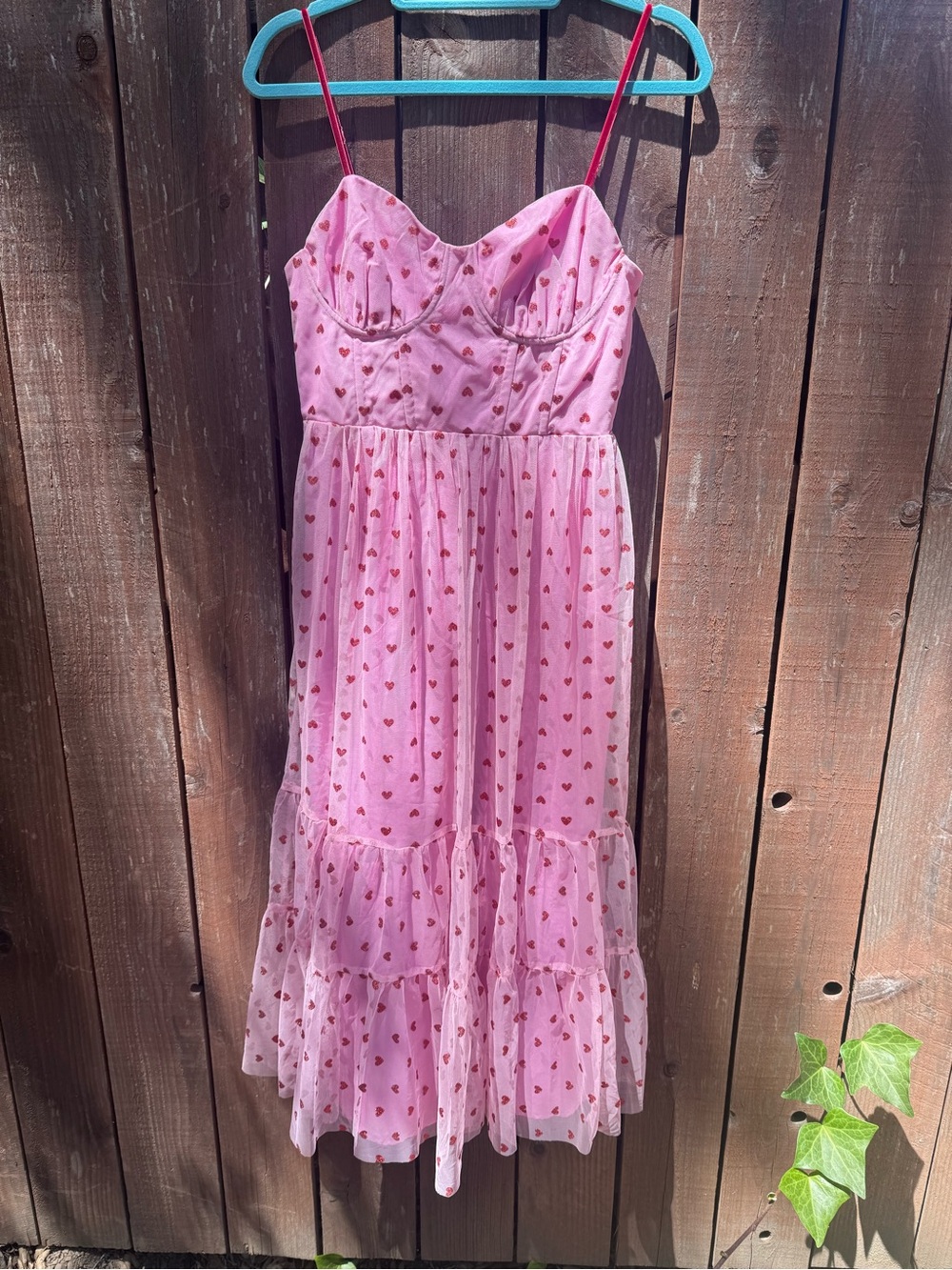 NWT Betsey Johnson Classically Betsey Pink Heart Glitter Tulle Midi Dress Size 8 - Picture 2 of 4